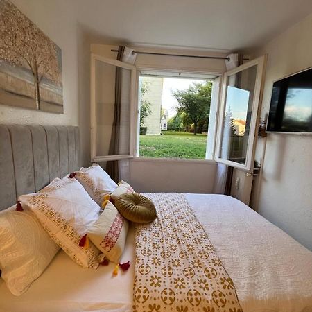 Studio Situe A 5 Min Du Chateau De Versailles Et Stationnement Gratuit Esterno foto