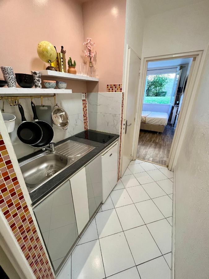 Studio Situe A 5 Min Du Chateau De Versailles Et Stationnement Gratuit Esterno foto